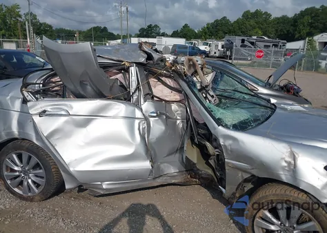 2011 Honda Accord Exl z USA, uszkodzony, nr VIN 1HGCP3F89BA012721